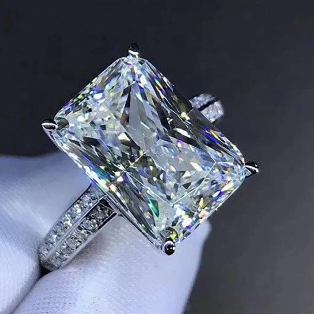 NEW ENGAGEMENT 925 STERLING SILVER DIAMOND RING, CUTE RING, SHINY RING. - Picture 1 of 5
